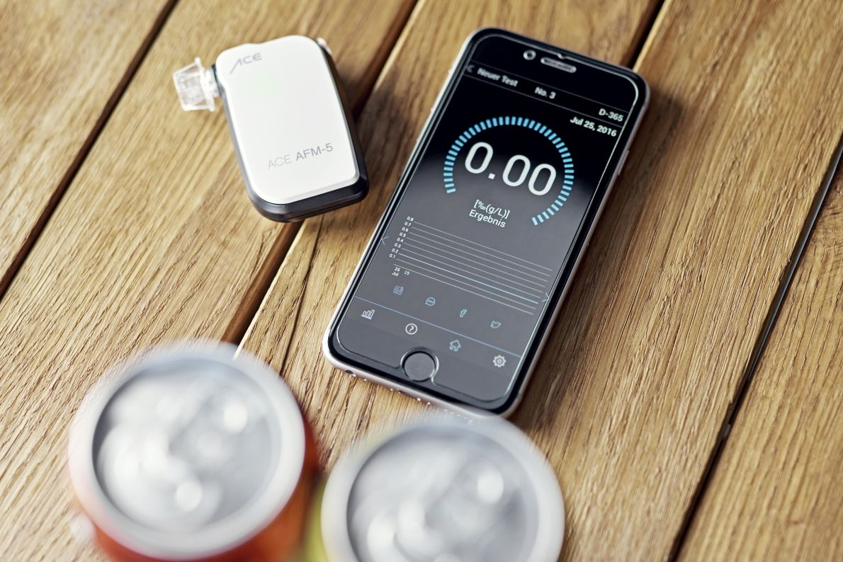 ACE AFM-5 Smartphone-Alkoholtester + 20 Mundstücke & Kalibriergutschein (Bild 2)