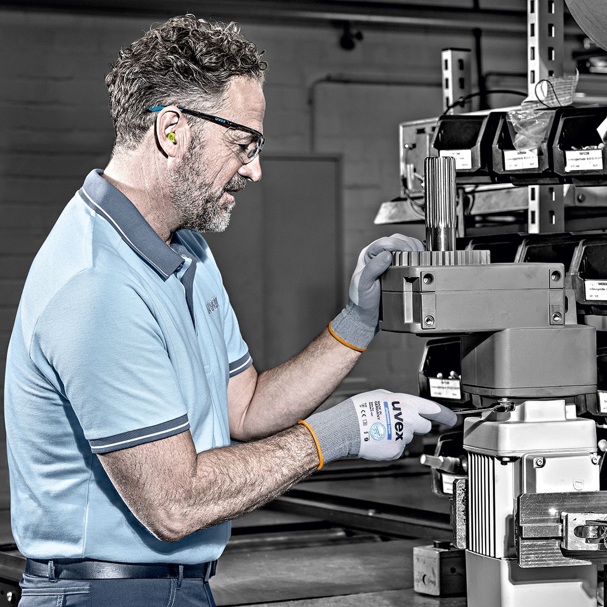 ABVERKAUF: 1 Paar uvex phynomic foam Arbeitshandschuhe (Bild 6)