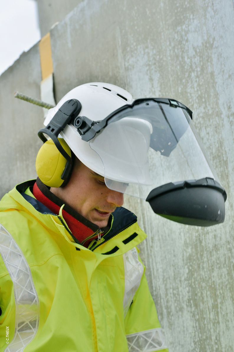 MSA V-Gard Visierhalter - kompatibel mit Gehörschützern - 3-Punkt-Befestigung - optional mit Schmutzdichtlippe (Bild 4)