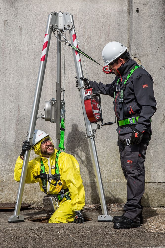 Miller DuraHoist 3Pod - mit MightEvac Höhensicherungs-Gerät (15 m) & Halterung - anpassbares Dreibein zur Absturz-Sicherung Q-87586 (Bild 8)